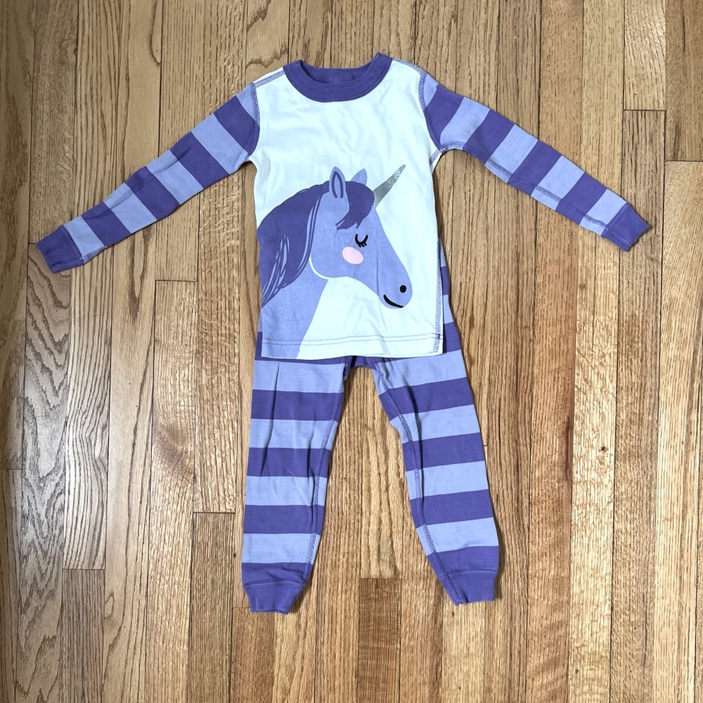 Hanna Andersson purple unicorn two piece pajamas, size 4
